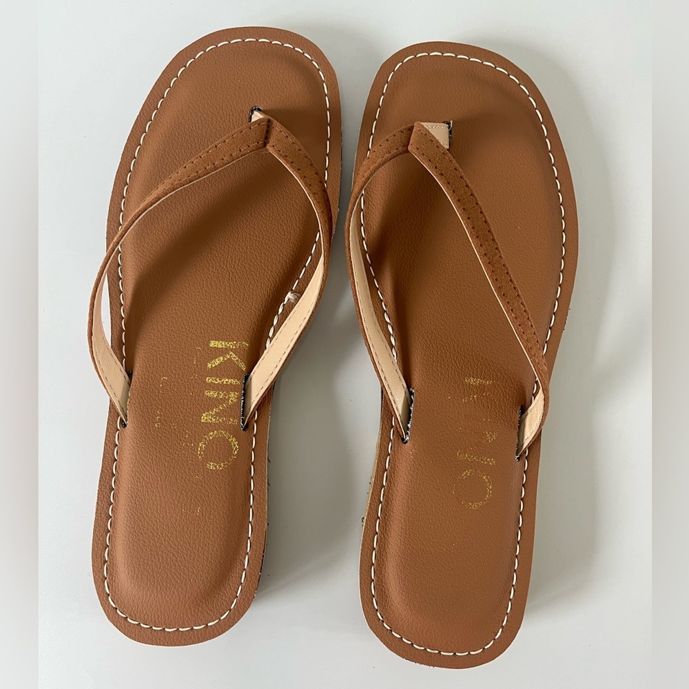 Kino brown beachy flip flops